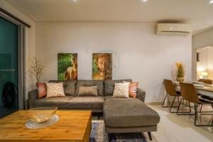 Prostor za sedenje u objektu ZEN CENTRAL Ambient 3BR Apt in the Heart of Darwin