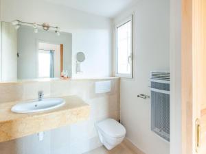 Kúpeľňa v ubytovaní Holiday Home in France with Private Pool