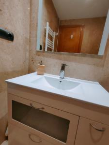 A bathroom at Tirwal Suite San Juan