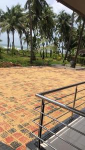 Imagen de la galería de Delta Hospitality - Sea facing rooms with a PRIVATE BEACH, en Kalyānpur 22 fotos más