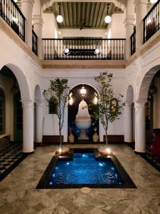 Bazén v ubytování Riad Espoir Spa Logement entier nebo v jeho okolí