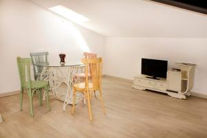 TV a/nebo společenská místnost v ubytování Precioso estudio + 6 fotografií