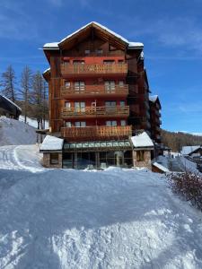 Obiekt Pied des Pistes, 2 pièces, 6pers, Piscine et Sauna zimą