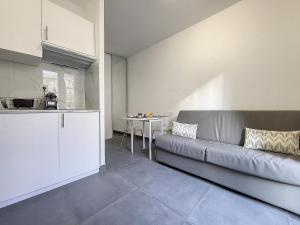 Nestor&Jeeves - ROSIE FRANCE RIVIERA - Close sea - Balcony