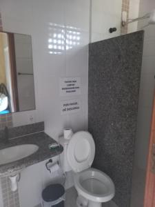 Bilik mandi di Pousada Aloha Guarapari +8 gambar
