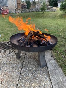 A nyaralóban sütögetési lehetőséget kínál a vendégeknek