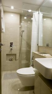 Koupelna v ubytování RELOhomes Serviced Apartment
