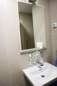 Imagen de la galería de Lavender Bay Apartments D3 or D5 I by Andreas Crivellaro, en Donji Morinj