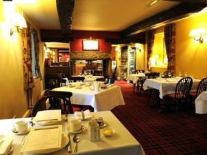 מסעדה או מקום אחר לאכול בו ב-The Plough Inn
