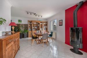 Posedenie v ubytovaní Grande maison à 1 km de la mer au Pouliguen !