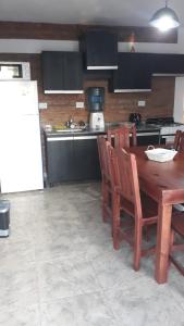 Una cocina o kitchenette en Complejo Puesta del Sol san Luis