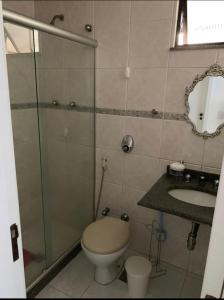 Ένα μπάνιο στο Apartamento completo 203