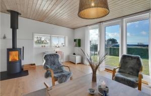 Posezení v ubytování Gorgeous Home In Kalundborg With Wifi