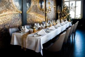 Restaurace v ubytování Hotel UTO KULM car-free hideaway in Zurich