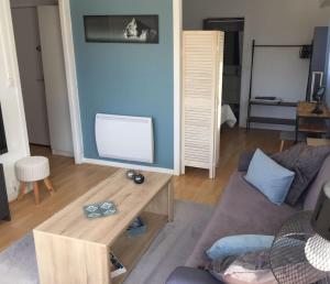 Posedenie v ubytovaní LA BAULE : T2 TRÈS PROCHE MER AU CALME