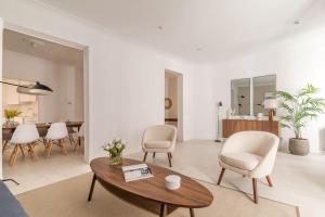 Zdjęcie z galerii obiektu Luminoso y amplio apartamento en Ópera w Madrycie