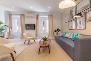 Zdjęcie z galerii obiektu Luminoso y amplio apartamento en Ópera w Madrycie
