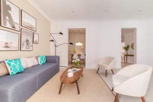 Zdjęcie z galerii obiektu Luminoso y amplio apartamento en Ópera w Madrycie