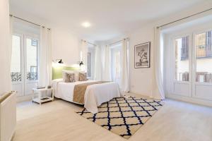 Zdjęcie z galerii obiektu Luminoso y amplio apartamento en Ópera w Madrycie