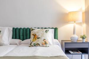 Zdjęcie z galerii obiektu Luminoso y amplio apartamento en Ópera w Madrycie
