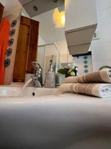 Bagno di Calda e accogliente Limone