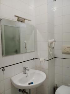 Et badeværelse på Al Crocifisso...da nonna pia