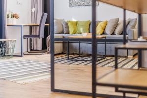 Posedenie v ubytovaní REZYDENCJA ORNAK 5 - stylowe apartamenty z balkonami i jacuzzi, 5 min pieszo do Krupówek, IZBY PODHALAŃSKIE
