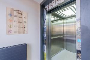 Fotografia z galérie ubytovania REZYDENCJA ORNAK 5 - stylowe apartamenty z balkonami i jacuzzi, 5 min pieszo do Krupówek, IZBY PODHALAŃSKIE v Zakopanom