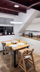Kuchyň nebo kuchyňský kout v ubytování Apartmán na Pasekách + 28 fotografií