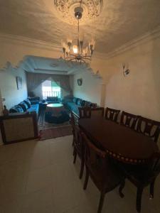 Imagem da galeria de Superbe Appartement centre vue sur mer . em Larache