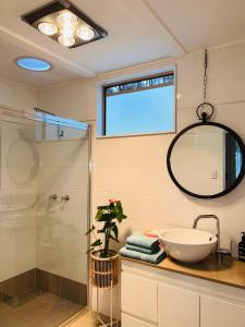 Vonios kambarys apgyvendinimo įstaigoje Katoomba Hideaway - Blue Mountains Modern Getaway