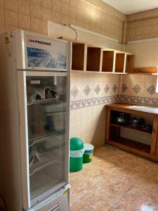 O bucătărie sau chicinetă la Christina's Guest House OFFICIAL