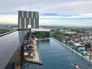Uma visão geral de Pattaya Central ou uma vista da cidade tirada do apartamento