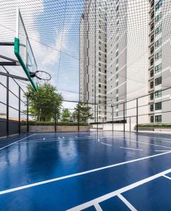 Tênis e/ou squash em 泰国芭提雅顶层无边游泳池公寓thebase健身房 ou nos arredores