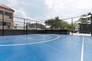 Tênis e/ou squash em 泰国芭提雅顶层无边游泳池公寓thebase健身房 ou nos arredores