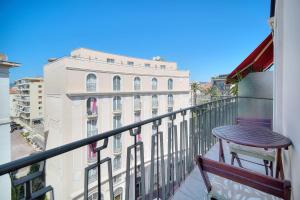 Balkon lub taras w obiekcie REF 1477 - Apartment for rent
