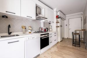 Fotografie z fotogalerie ubytování Flat with Backyard near Idealtepe Marmaray Station v destinaci Istanbul