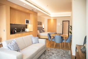 Küche/Küchenzeile in der Unterkunft nQn Aparts & Suites Sevilla