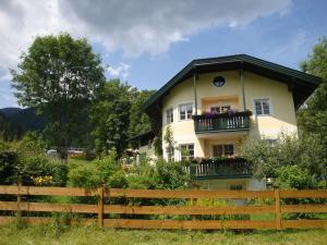 Nespecifikovaný výhled na hory nebo výhled na hory při pohledu z apartmánu