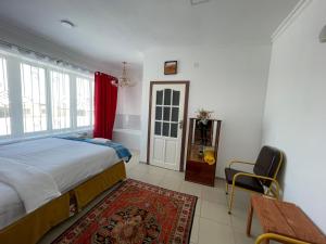 Postel nebo postele na pokoji v ubytování Duet Hostel & Hotel