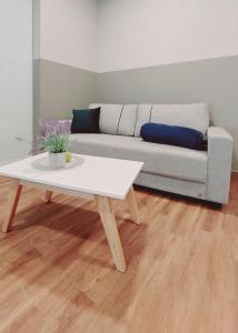 Imagen de la galería de Casa de huéspedes Mariposa en manantial countryclub, en Hohenau