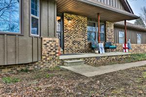 Κήπος έξω από το Clio Apt on 3 Acres, 14 Mi to Frankenmuth!
