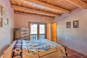 A bed or beds in a room at Southwest Home with 360-Degree Mtn View, Ski Nearby!