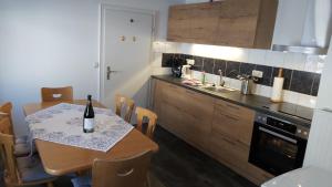 Cucina o angolo cottura di Ferienwohnungen Zechmeister