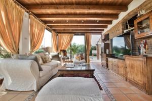 Μια τηλεόραση ή/και κέντρο ψυχαγωγίας στο Villa Tania
