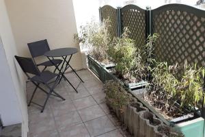 Vonkajšia záhrada v ubytovaní Studio au calme à 400 m de la plage.