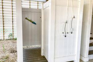 Ένα μπάνιο στο Tidal Walk --- 28 Tibbetts Point Way +26 φωτογραφίες