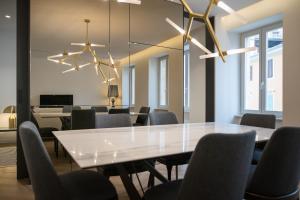 Telewizja i/lub zestaw kina domowego w obiekcie Luxury Apartment Contesa