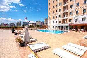 Bazén v ubytování The Green Park Bostancı nebo v jeho okolí