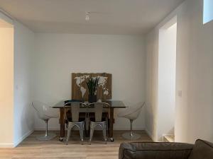 Posedenie v ubytovaní Maison entière 6 personnes jardin terrasses et garage